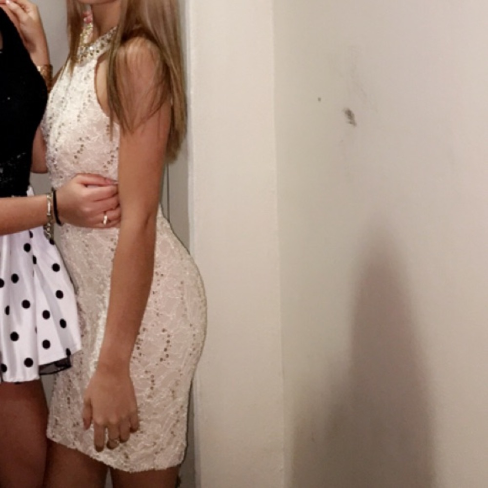 Dress - Picture 3 of 4